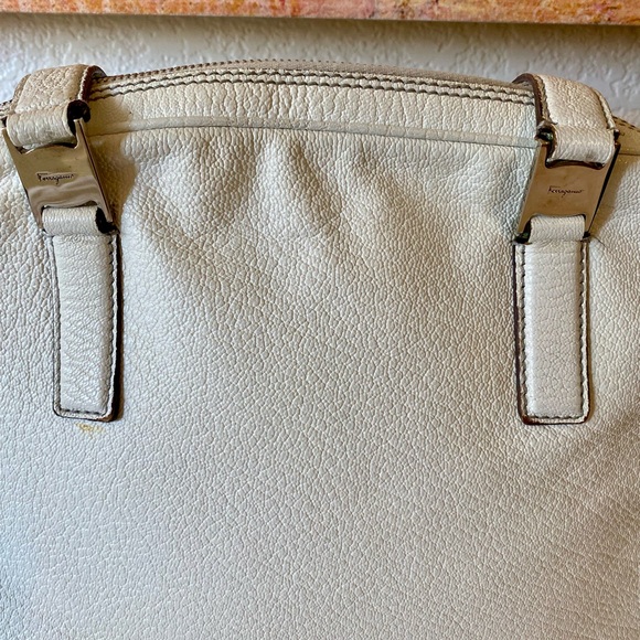 SALVATORE FERRAGAMO Leather Bag. - Picture 15 of 16